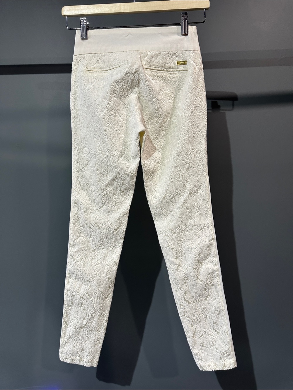 Guess Cream Lace-Front Skinny Pants - Picture 2 of 4